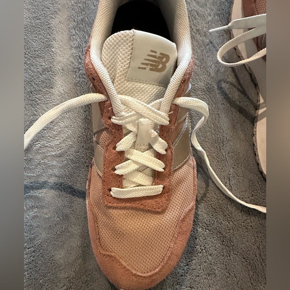 New Balance Women's Sneakers - Brown and Gold size 6.5 - Picture 4 of 12